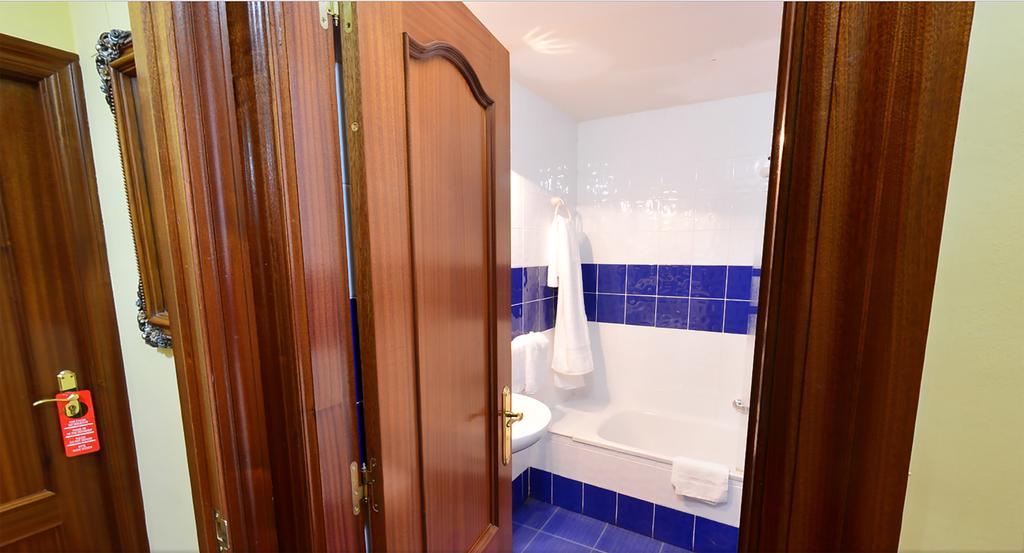 Hostal Bar Stop Otel Velilla del Rio Carrion Dış mekan fotoğraf